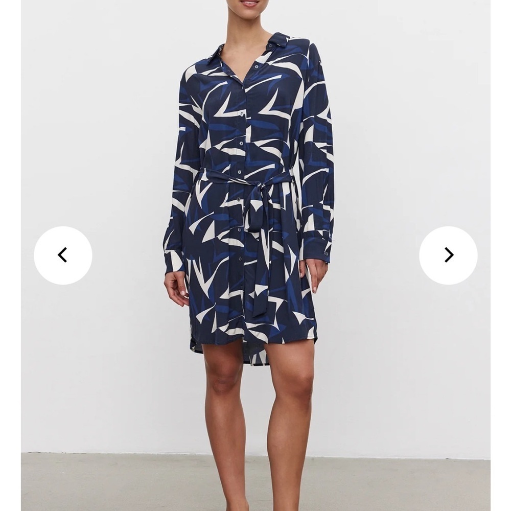 Velvet by Graham & Spencer Long Sleeved Dacie Dress in Navy